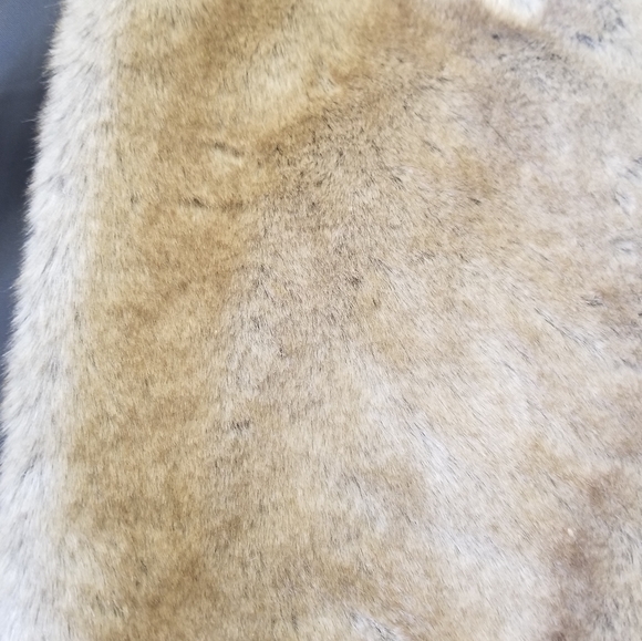 Old Navy Faux Fur Brown Soft Open Front Vest EUC - Picture 6 of 9